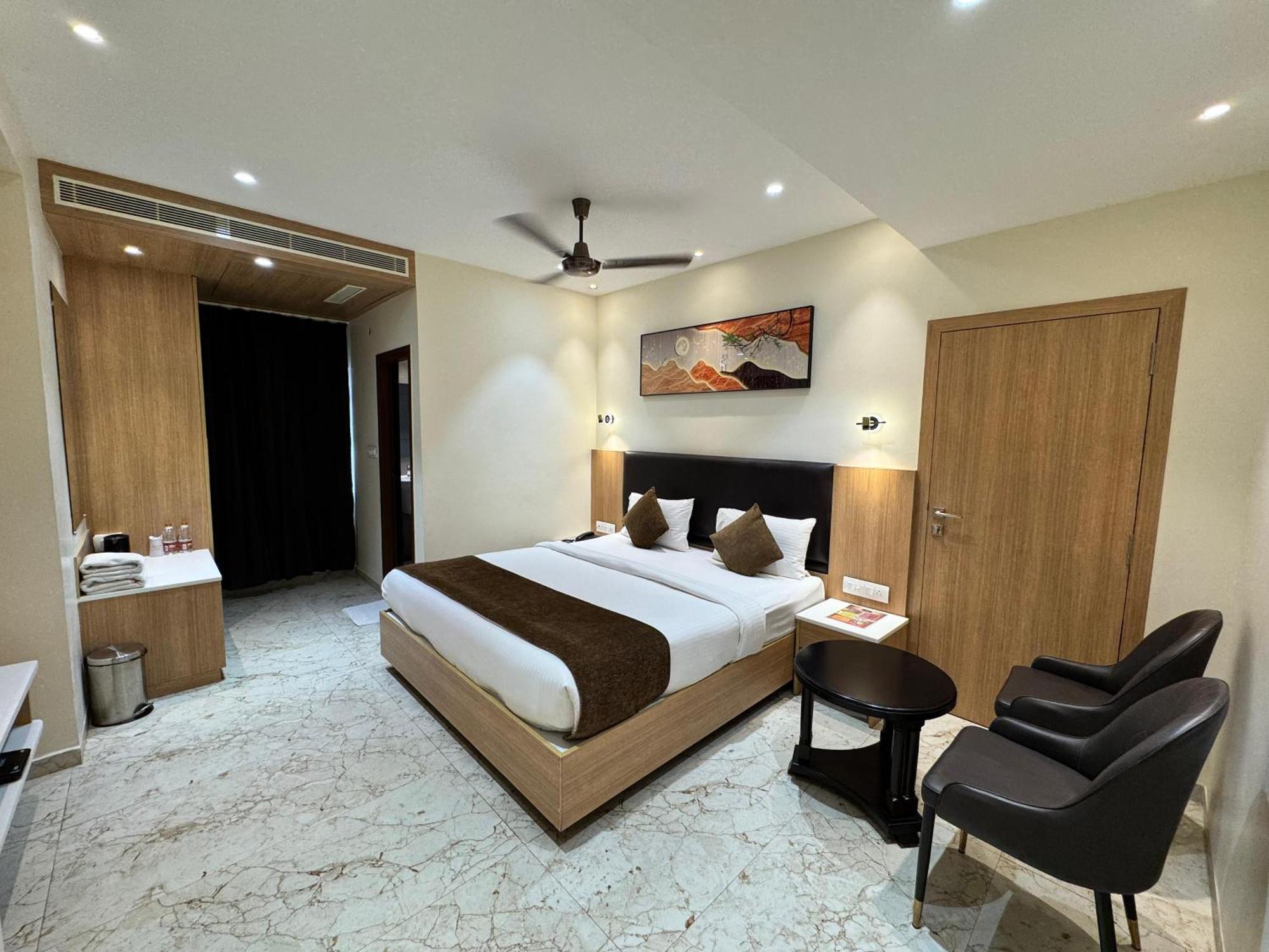 Hotel Touchwood Visákhapatnam Kültér fotó