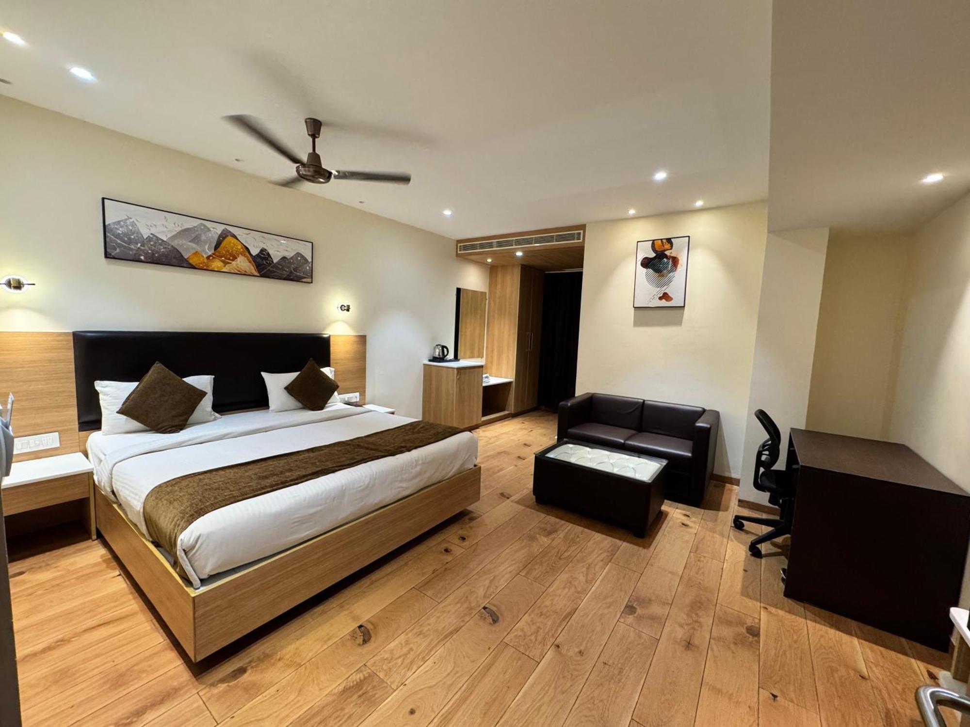 Hotel Touchwood Visákhapatnam Kültér fotó